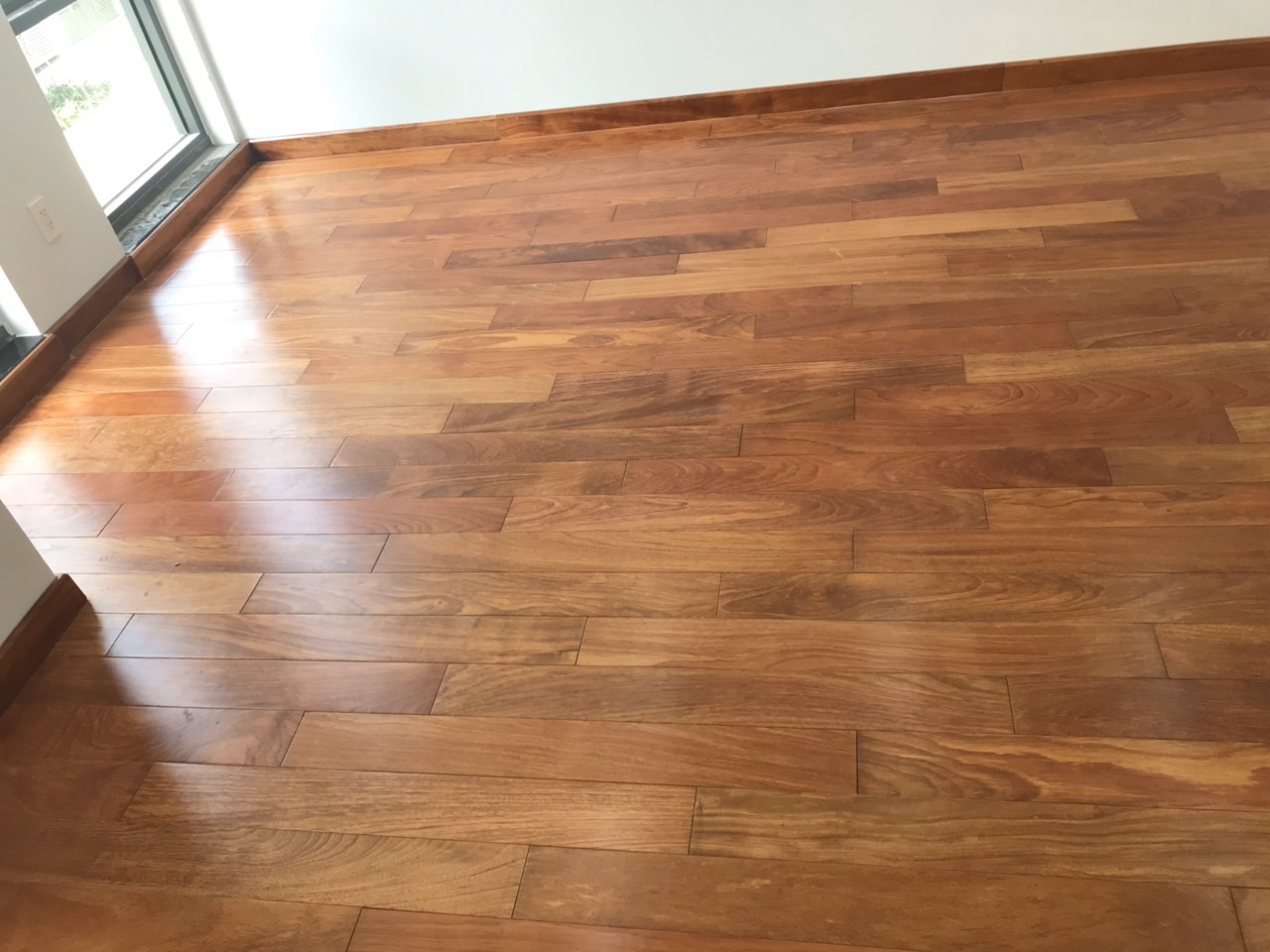 Công trình thực tế sàn gỗ GÕ ĐỎ LUXURY 17.90.1000mm