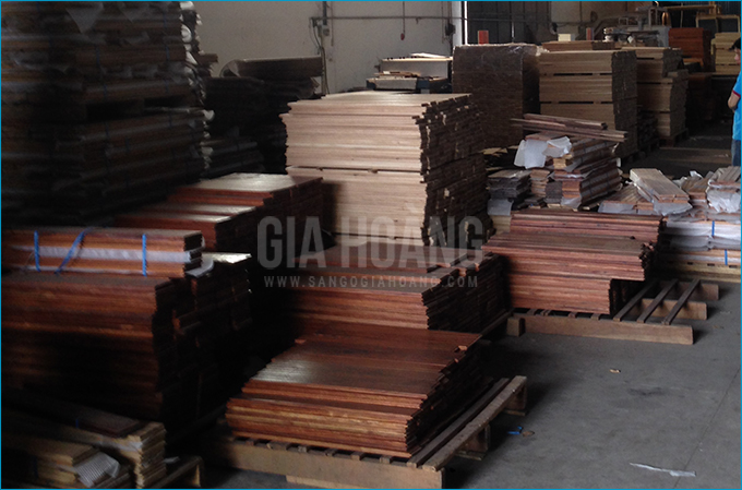 Xưởng sản xuất gỗ tự nhiên Gia Hoàng