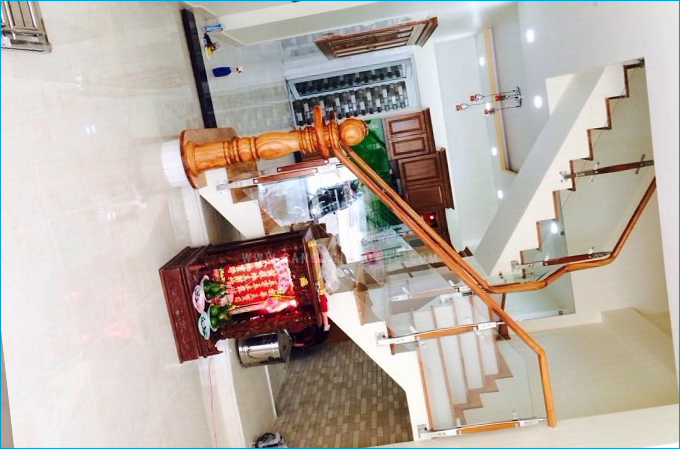 Công trình cầu thang ốp sàn gỗ Gõ Đỏ tự nhiên Nam Phi