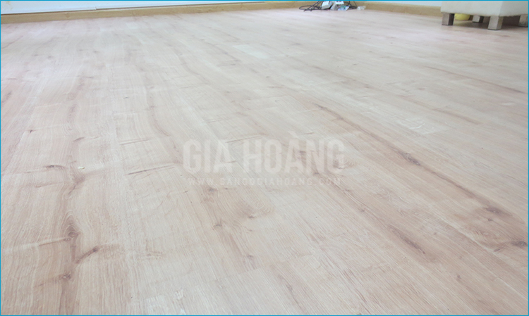 Ảnh thực tế công trình sàn gỗ Sensa 33943 tại quận 5 HCMC
