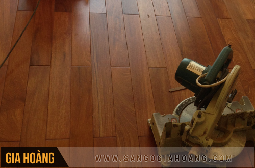 Sàn gỗ Căm Xe Lào  quy cách 15 x 75 x 900 mm giá 710.000 VNĐ