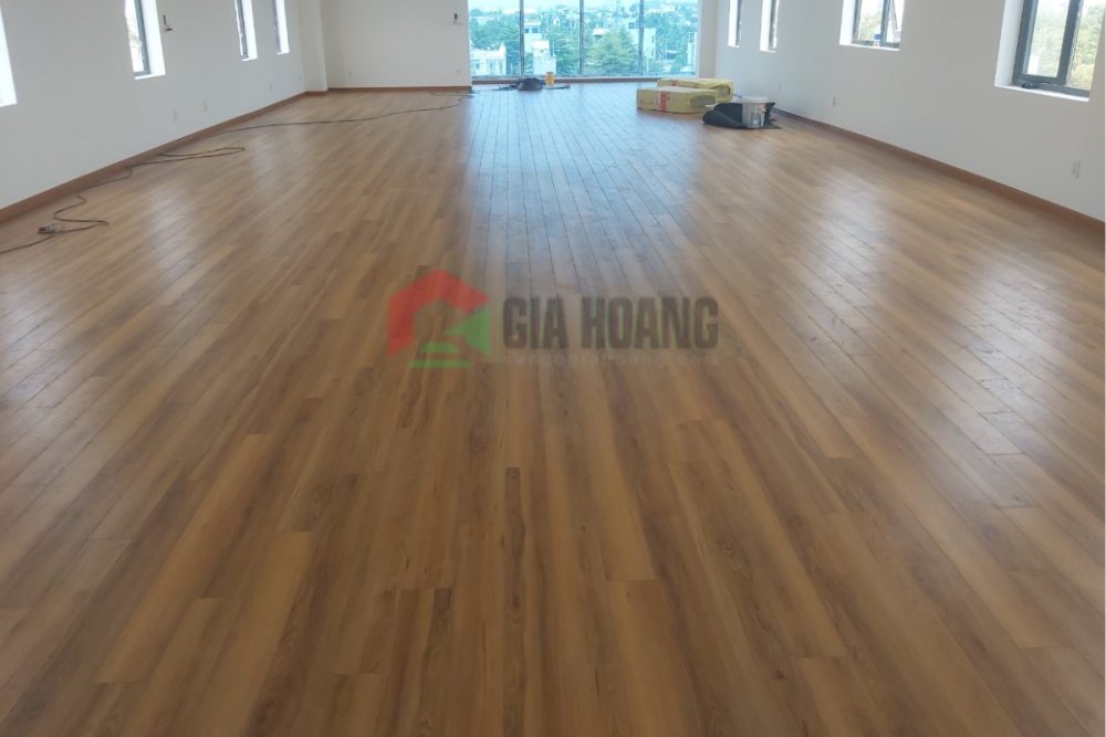 Cách khắc phục tình trạng sàn gỗ bị kêu khi đi lại 1