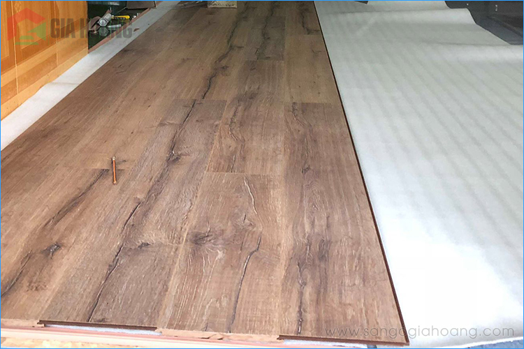 Nhà lắp đặt sàn gỗ Vario O119