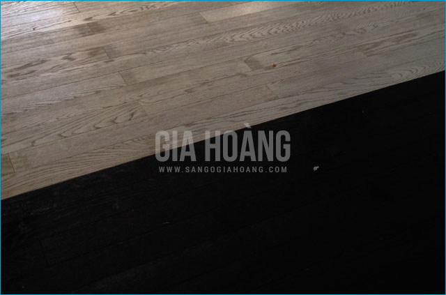 Sơn sàn gỗ tại công trình màu Chiu Liu - Ảnh chưa sơn bóng 3 lớp